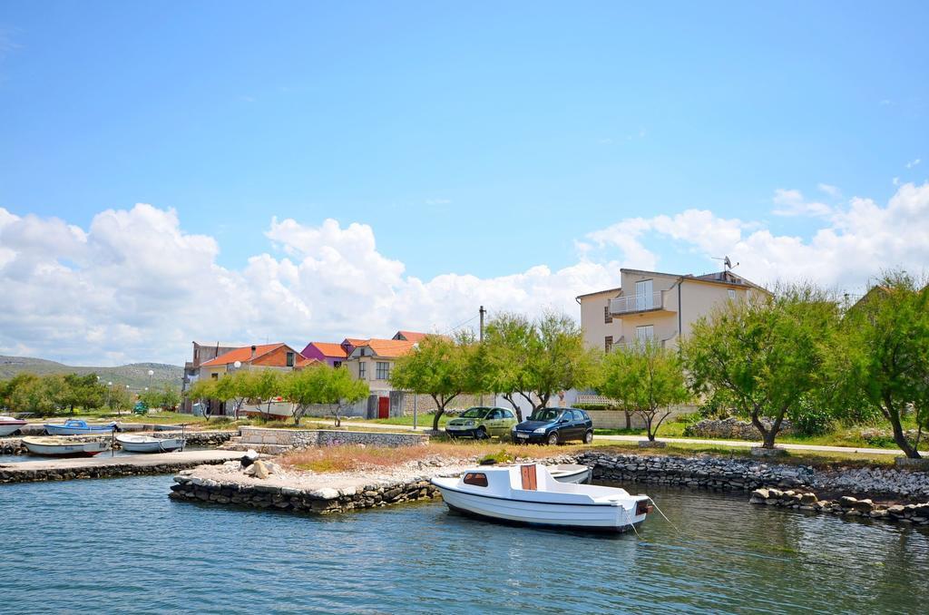 Apartments Vila Punta Jadrtovac Exterior photo